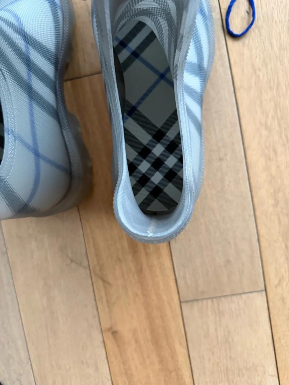 Burberry Slip-On Sneakers Gray Check Size 12 Authentic Luxury - Picture 2 of 4